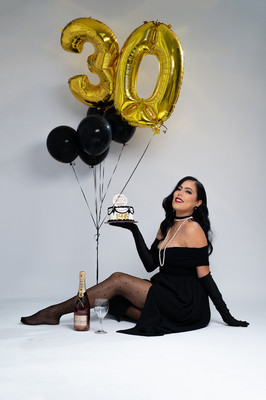 Bizcocho de cumpleaños decorado para sesión fotográfica en Puerto Rico