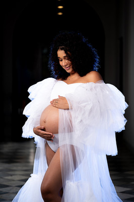 Fotografía de maternidad con iluminación de flash en exterior Puerto Rico