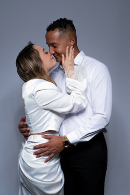 Sesión romántica en estudio de pareja en Puerto Rico