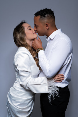 Fotografía de pareja mostrando amor en sesión Love Story Puerto Rico