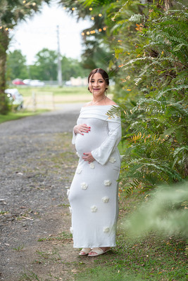 Fotografía de maternidad de pareja en Hacienda Igualdad