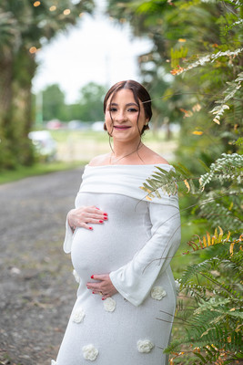 Fotografía de maternidad de pareja en Hacienda Igualdad