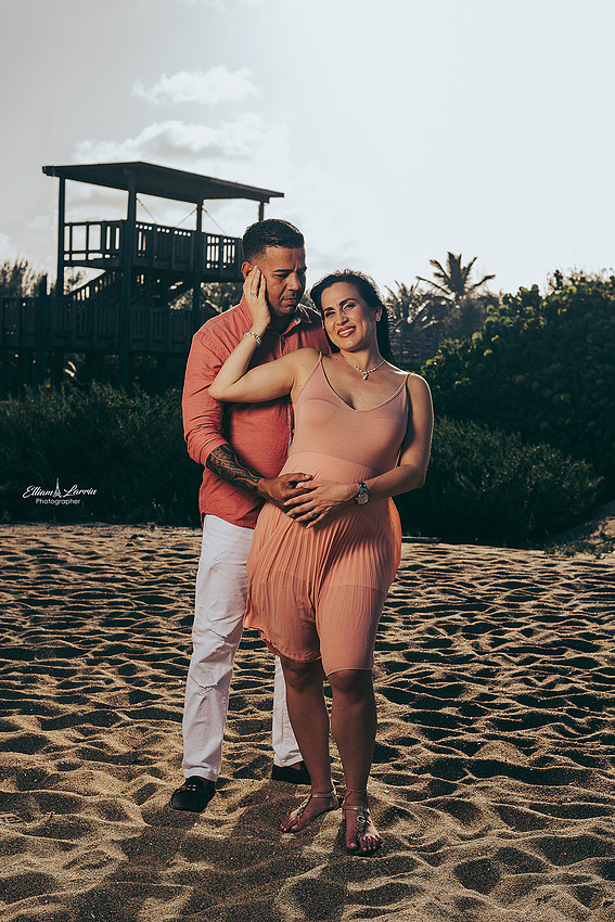 La sesión de maternidad de Diane y Natanael fue todo un éxito. Diane lucio su hermosa barriguita y felicidad.